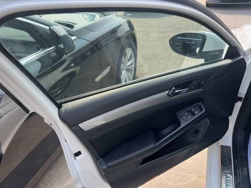 Volkswagen Lamando 2015 immagine di auto #3