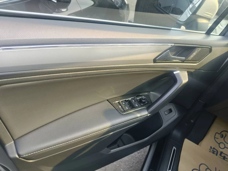 Volkswagen Tiguan L 2018 car image #3