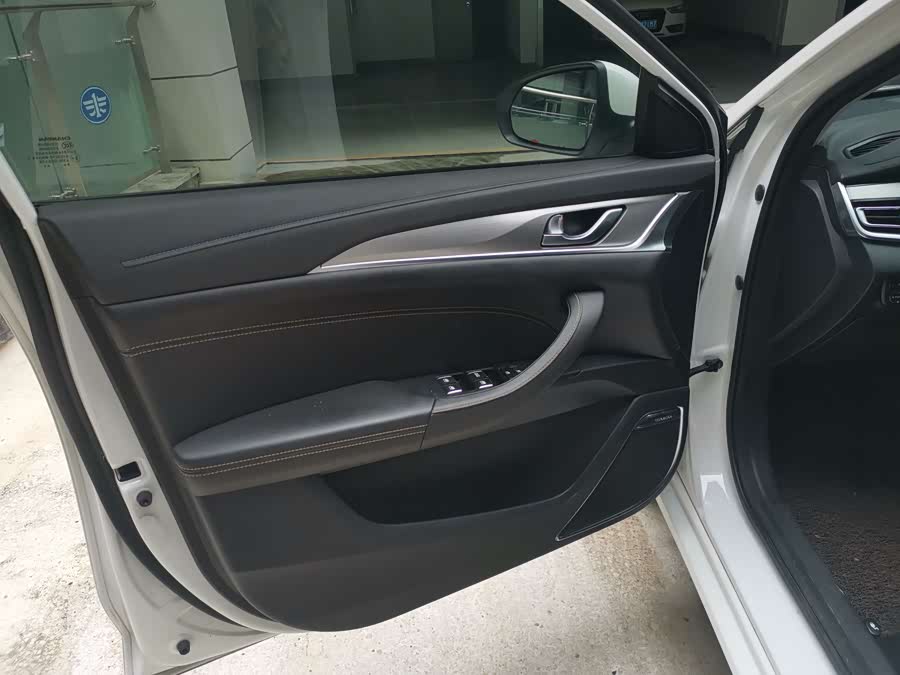 Changan Eado EV 2019 car image #12