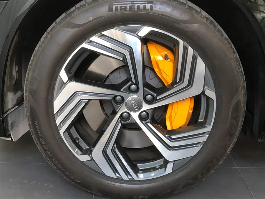 Mercedes-Benz SLK AMG 2021 صورة سيارة #12