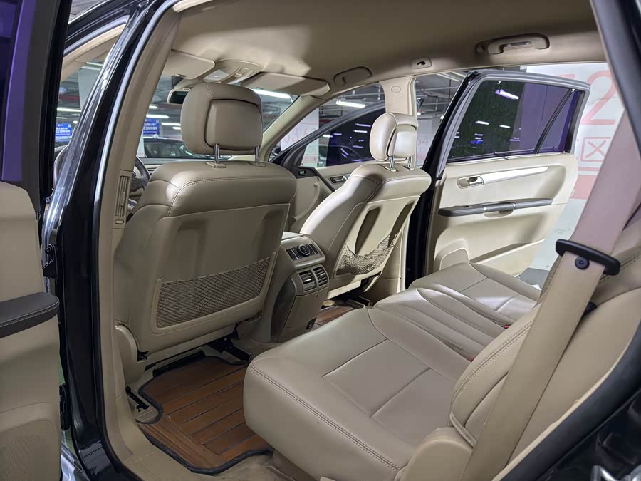 Mercedes-Benz R Class 2014 car image #12