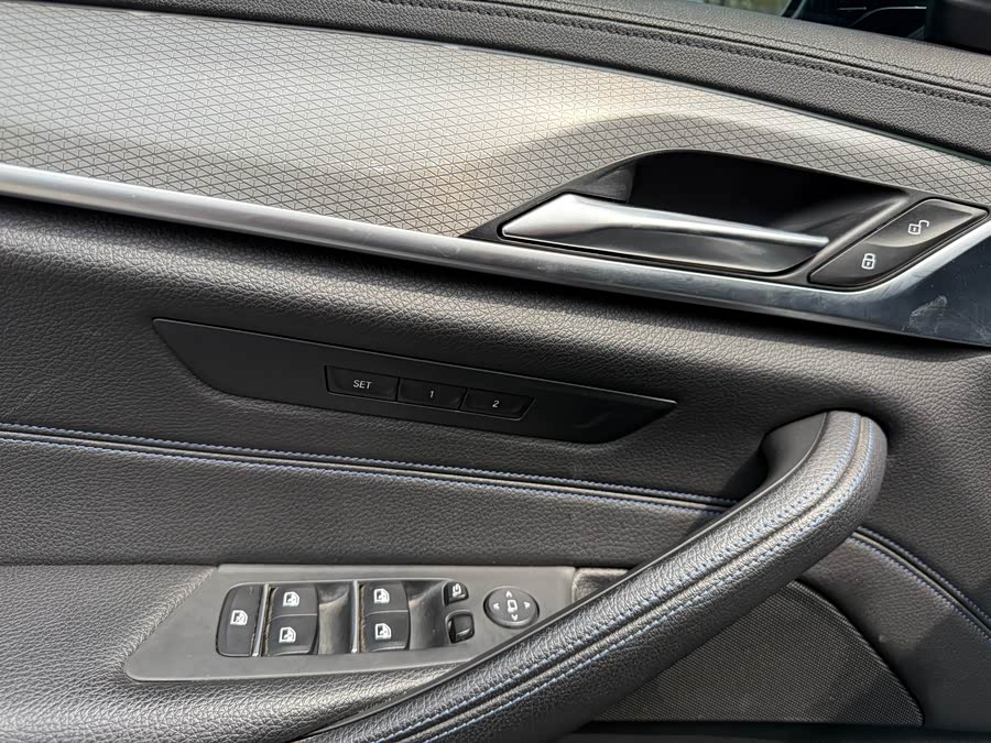 BMW 5 Series (Imported) 2017 car image #12