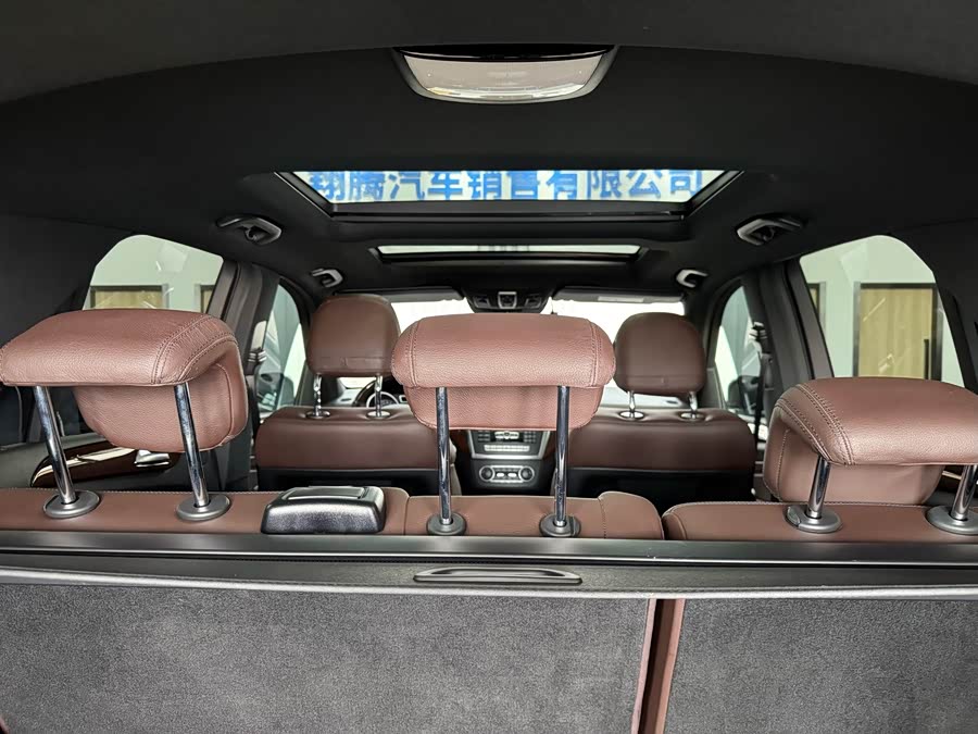 Mercedes-Benz M Class 2015 car image #12