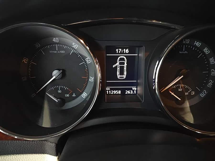 Skoda Superb Combi 2015 car image #12