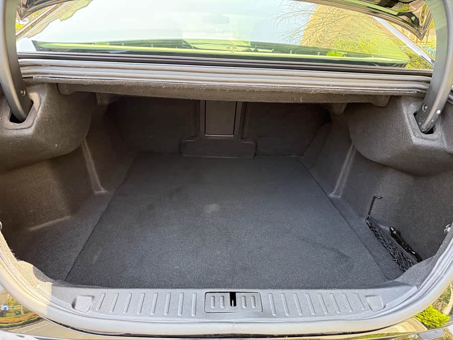 Ford Taurus 2018 car image #12