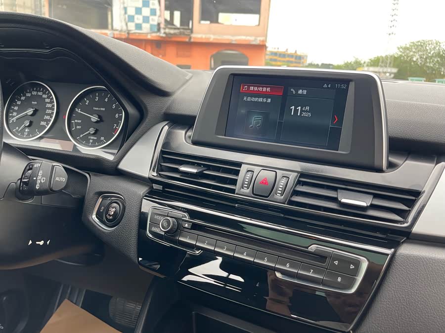 BMW 2 Series Tourer 2018 #12 BMW 2 Series Tourer 2018 car image #12