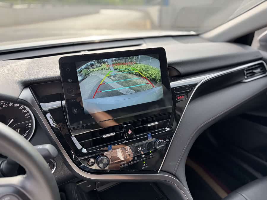 Toyota Camry 2023 imagem de carro #12