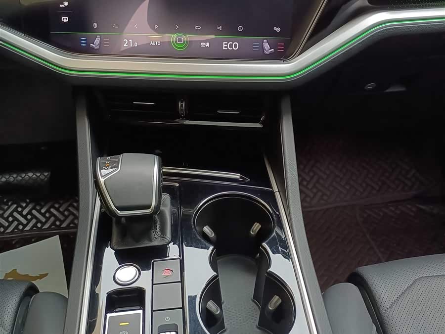 Volkswagen Touareg New Energy 2020 car image #12