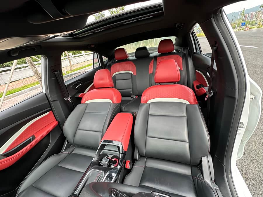 GEELY Coolray 2025 car image #12