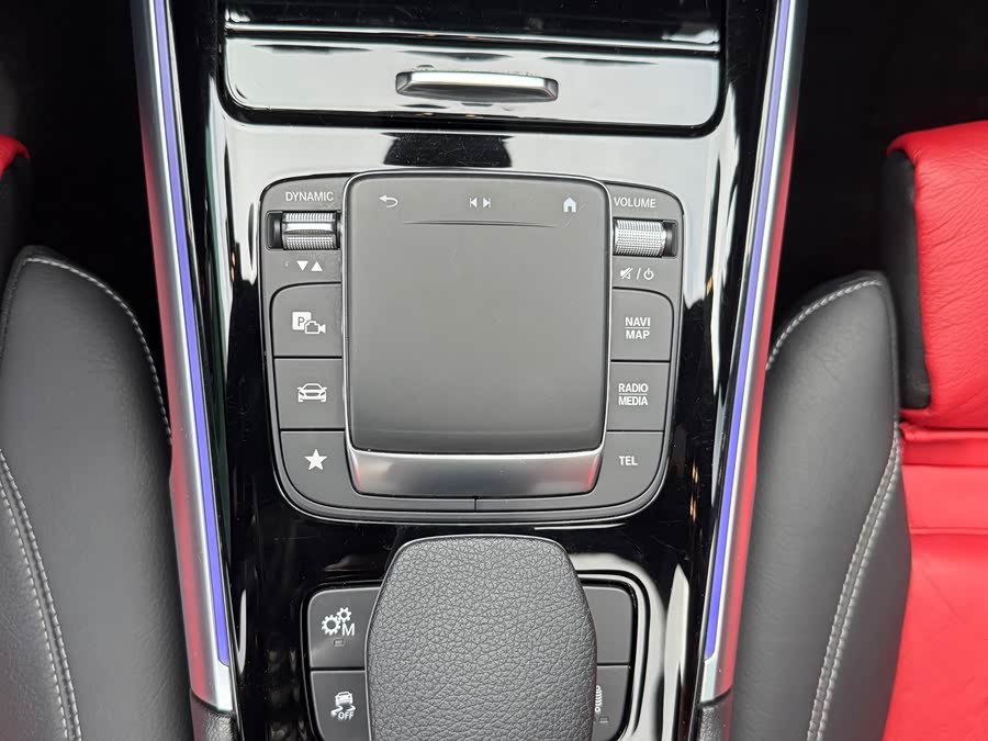 Mercedes-Benz GLB AMG 2023 immagine di auto #12