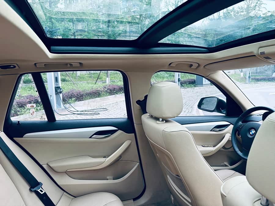 BMW X1 (Imported) 2013 car image #12