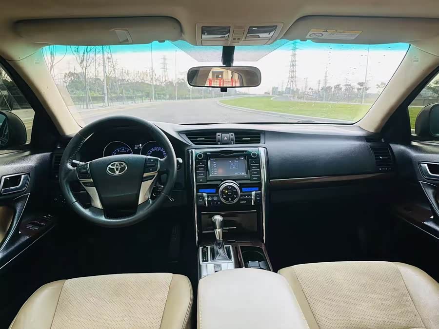 Toyota Reiz 2013 immagine di auto #12