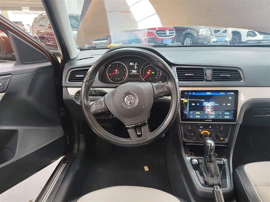 Volkswagen Cross Lavida 2017 immagine di auto #12
