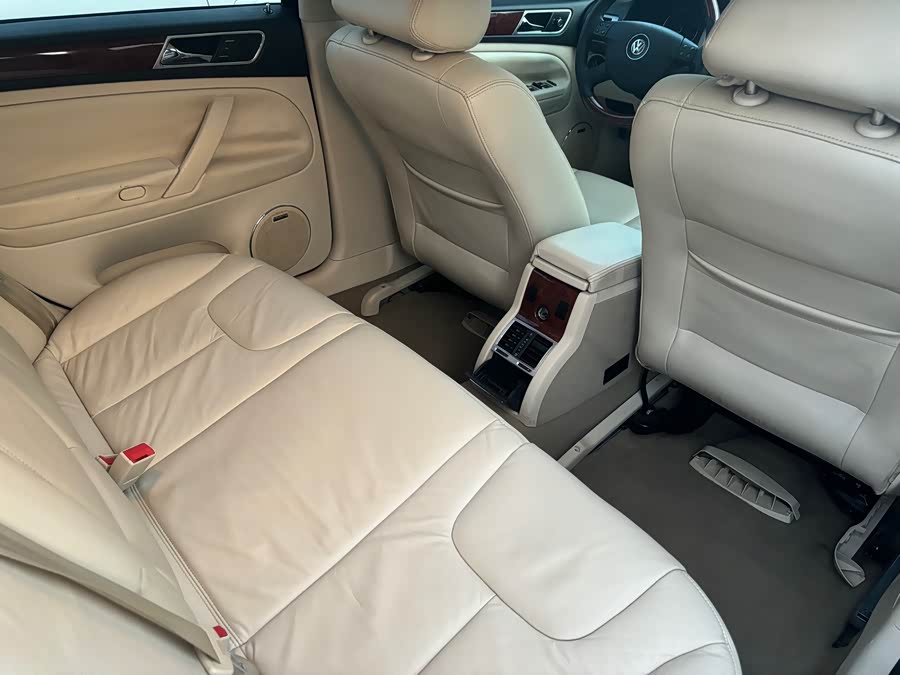 Volkswagen Passat Lingyu 2010 #12 Volkswagen Passat Lingyu 2010 car image #12