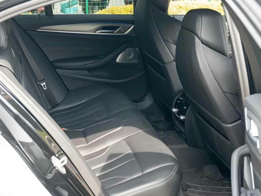 BMW M5 2020 car image #12