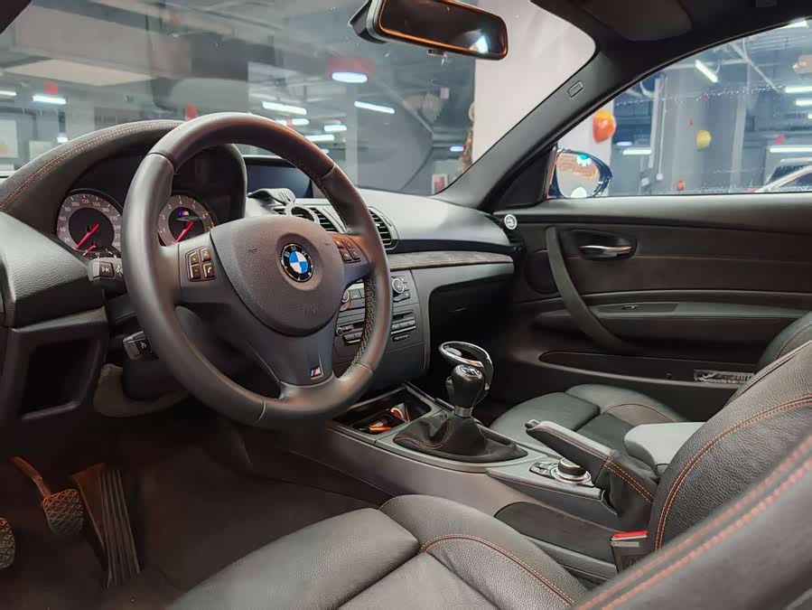 BMW 1 Series M 2012 car image #12