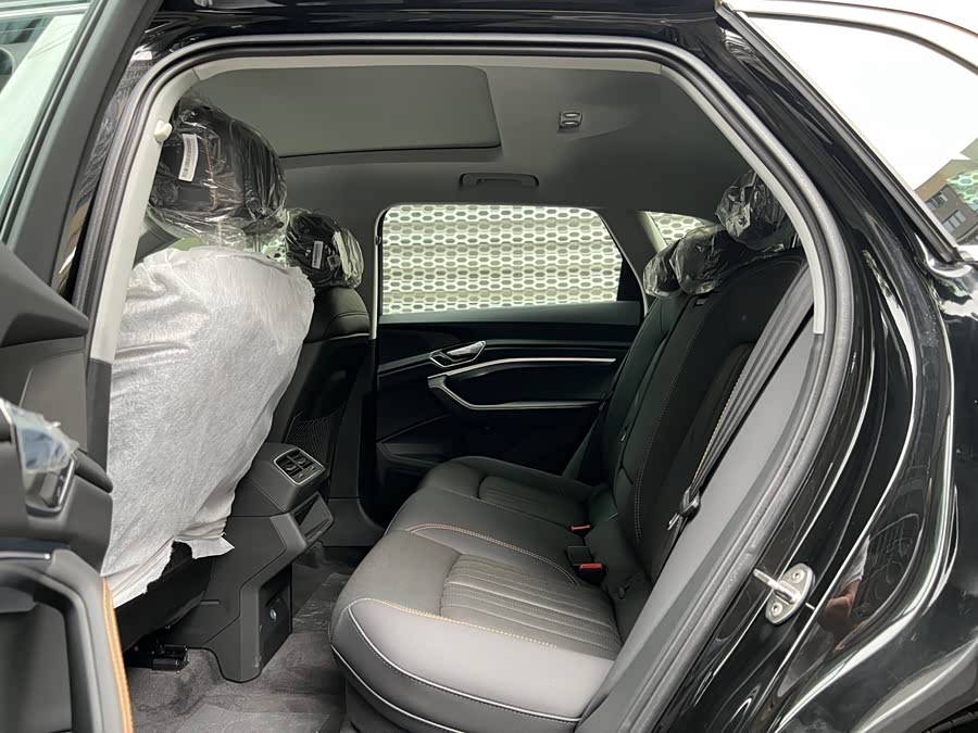 Audi e-tron 2024 #12 Audi e-tron 2024 car image #12