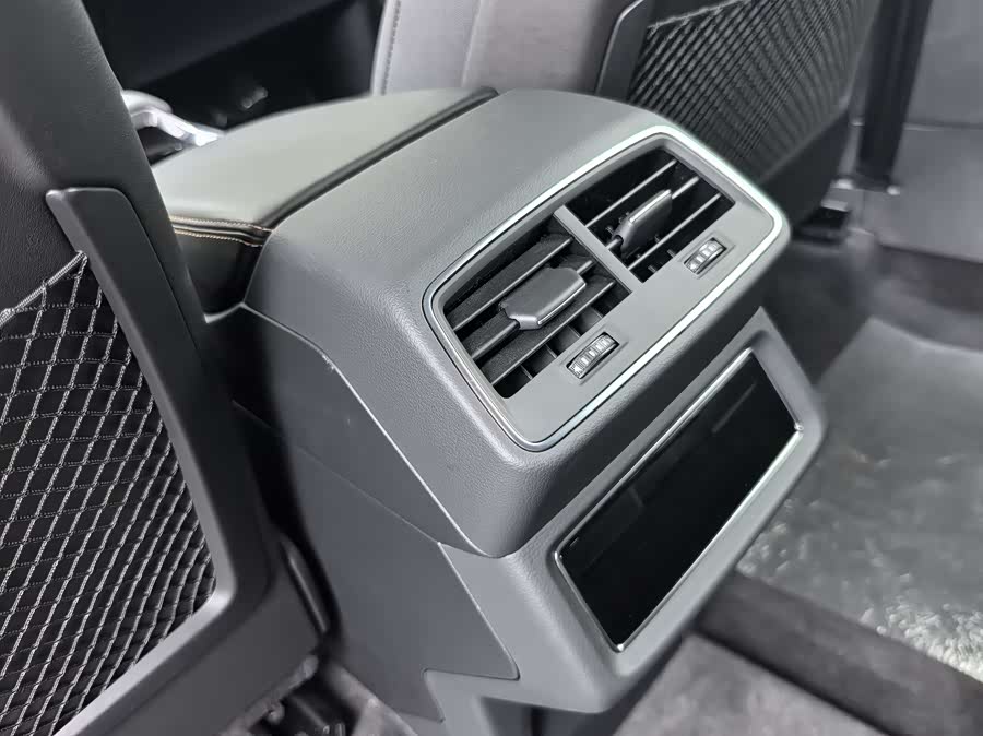 Mercedes-Benz SLK AMG 2025 #12 Mercedes-Benz SLK AMG 2025 car image #12