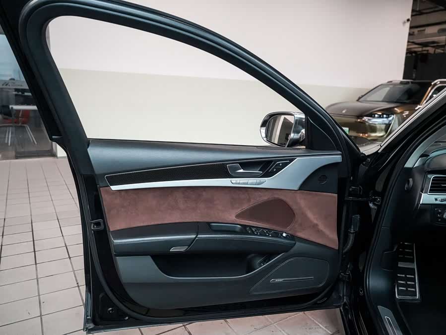 Audi S8 2014 изображение автомобиля #12