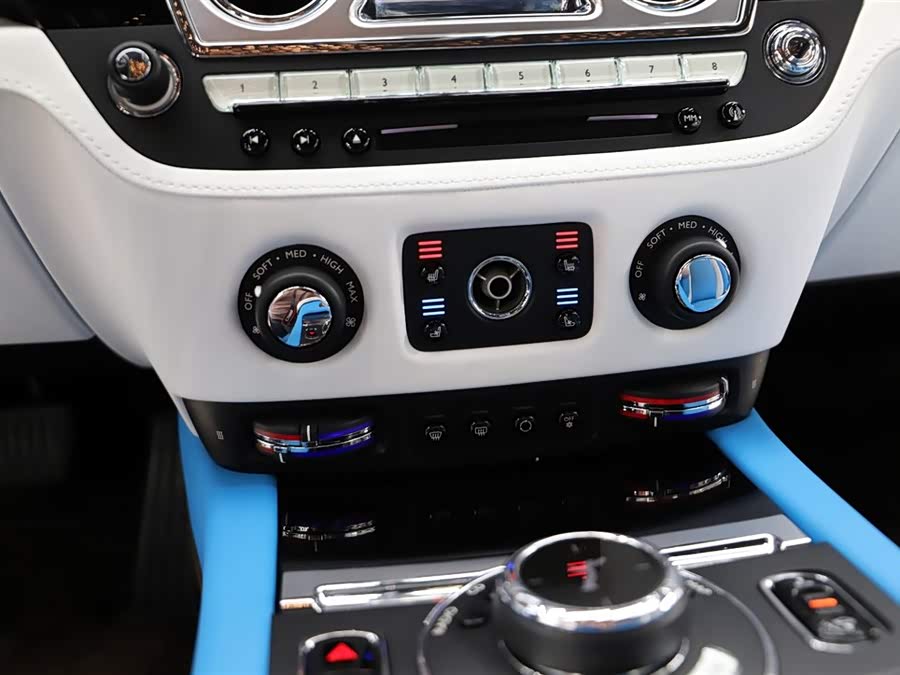 Denza Wraith 2015 #12 Denza Wraith 2015 car image #12