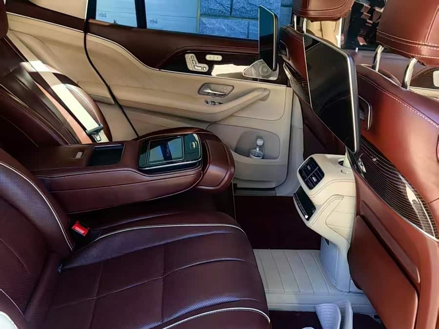 Mercedes-Benz Maybach GLS 2021 car image #12
