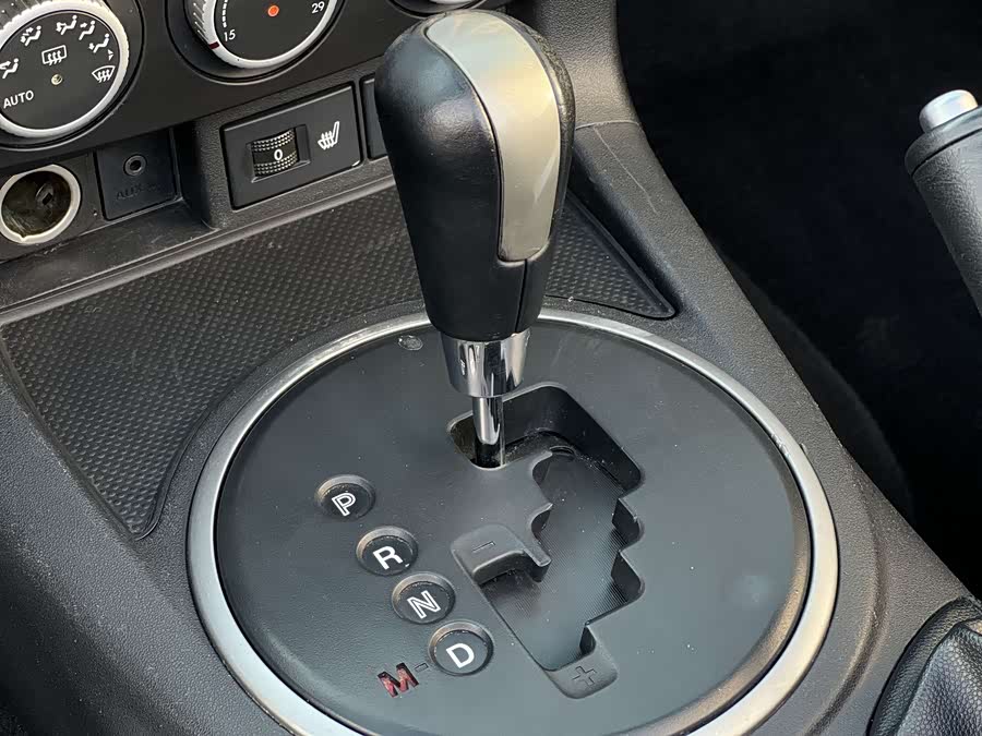 GEELY Monjaro MHEV 2012 imagem de carro #12