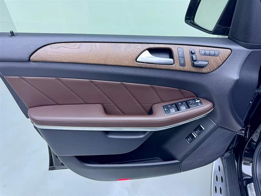 Mercedes-Benz GL Class 2014 car image #12