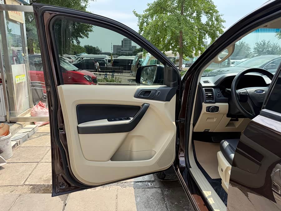 Ford Everest 2016 car image #12