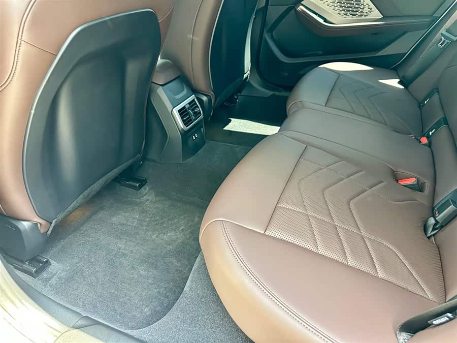 BMW 2 Series 2025 car image #12