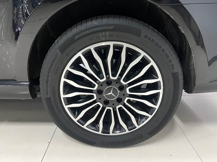 Mercedes-Benz V Class 2018 immagine di auto #12