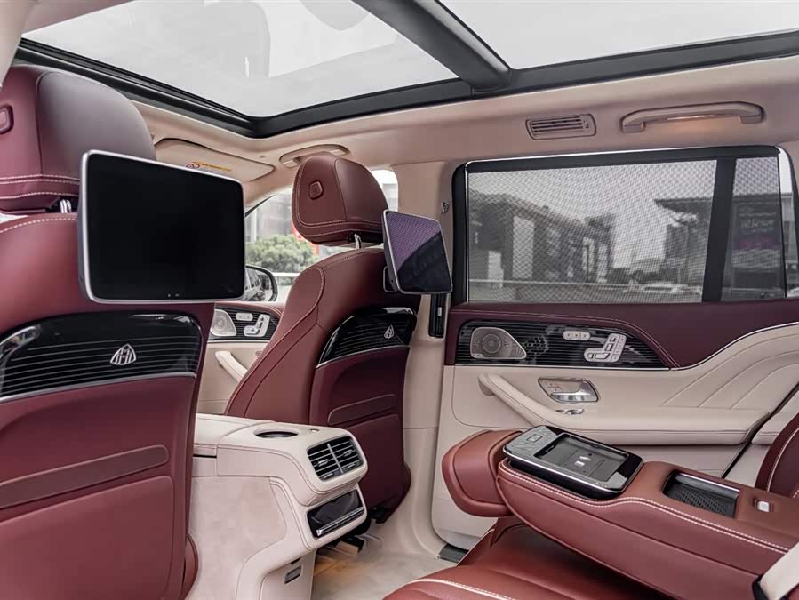 Mercedes-Benz Maybach GLS 2024 car image #12