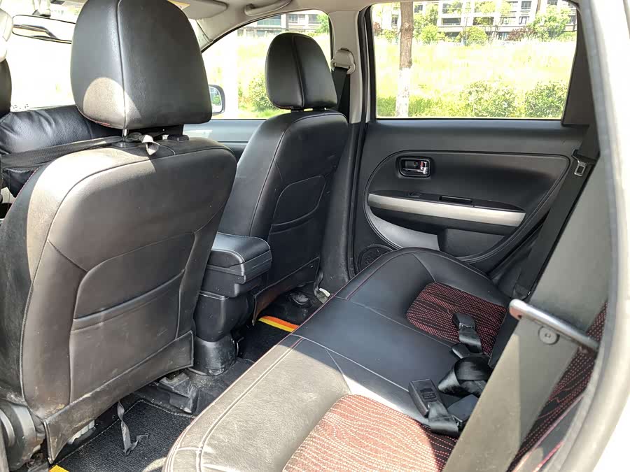 Great Wall M4 2012 صورة سيارة #12