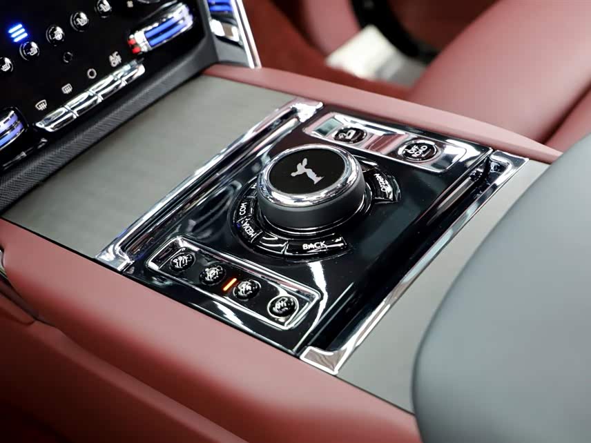 Rolls-Royce Cullinan 2021 car image #12