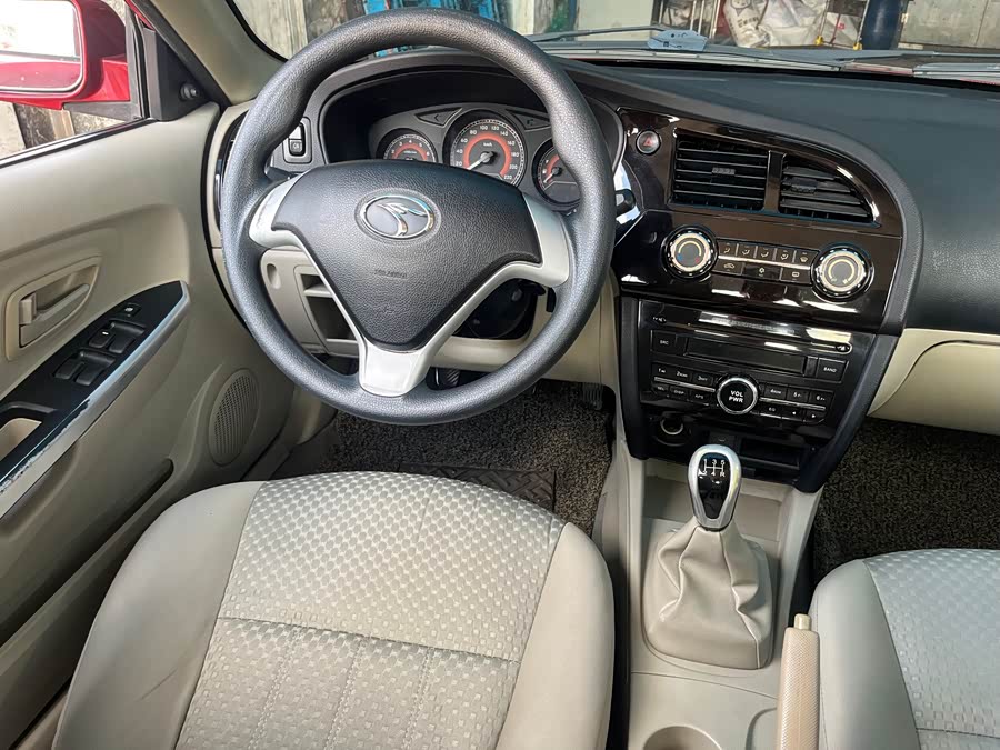 Soueast V3 Lingyue 2014 car image #12