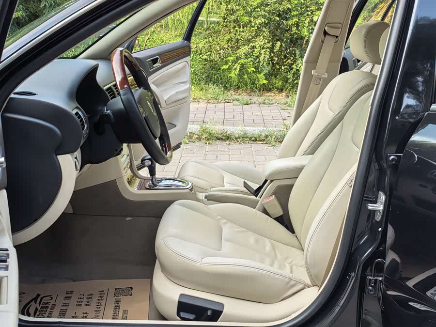 Volkswagen Passat Lingyu 2011 car image #12