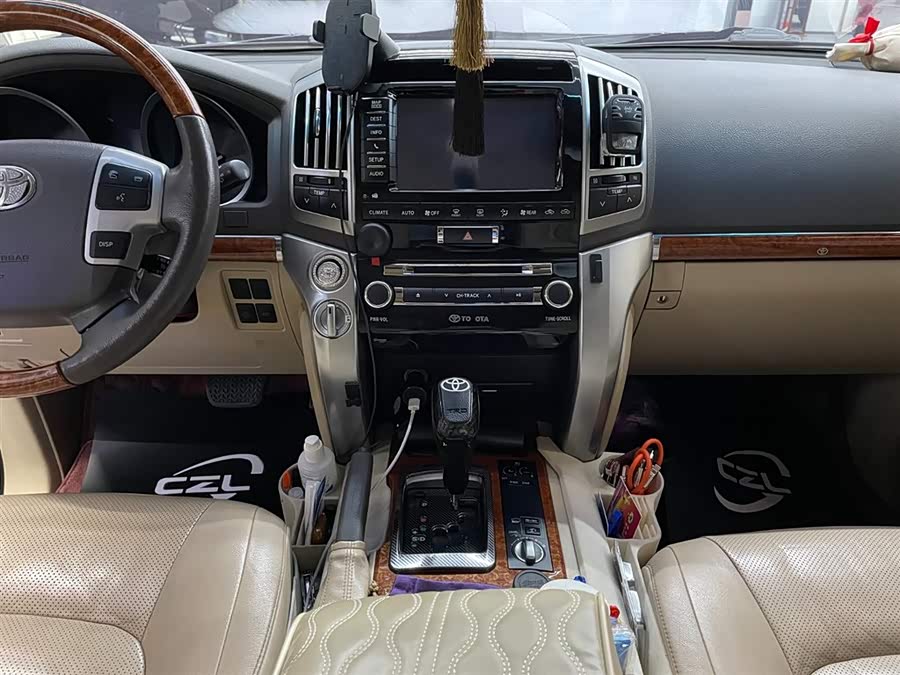 丰田 兰德酷路泽 2016 汽车图片 #12