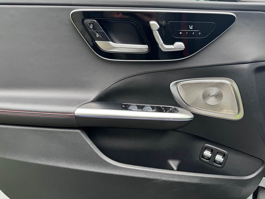 Mercedes-Benz C AMG New Energy 2024 изображение автомобиля #12