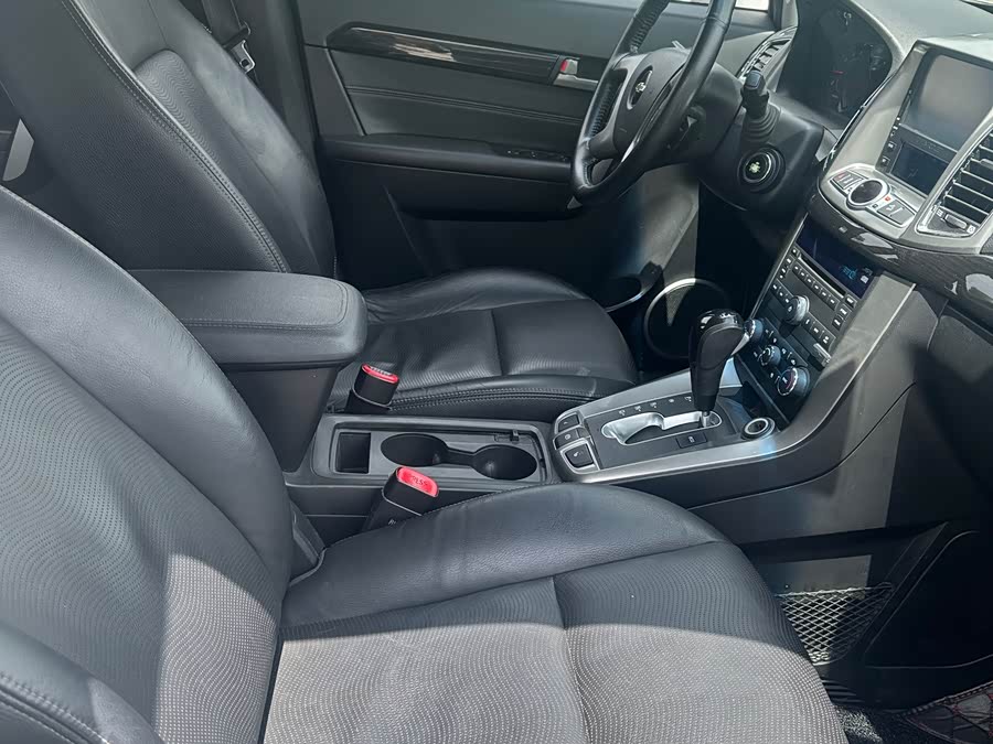 Chevrolet Captiva 2016 car image #12