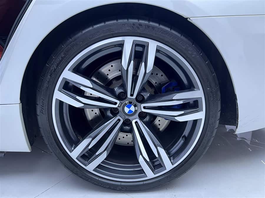 BMW M6 2016 car image #12