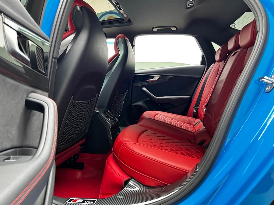 Audi S4 2023 car image #12