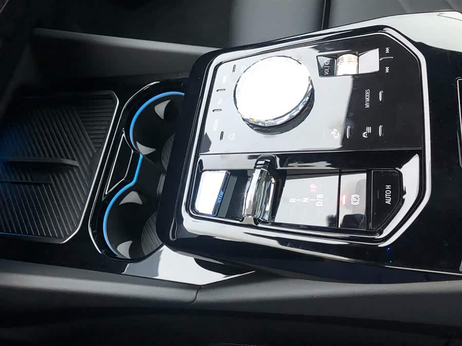 BMW i5 M60 2024 #12 BMW i5 M60 2024 car image #12