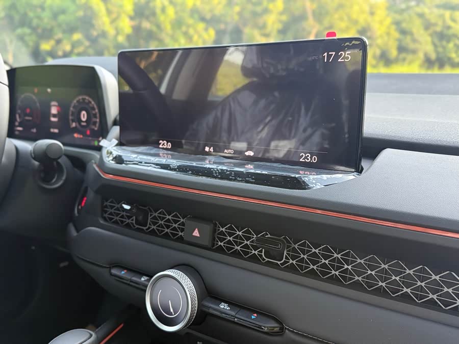 BYD F3R 2025 car image #12