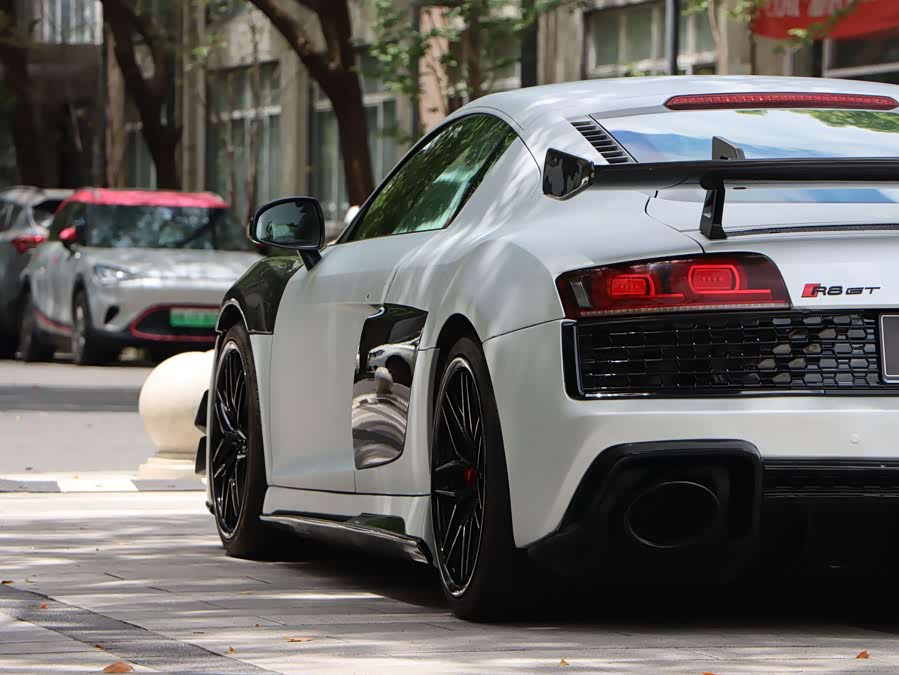 Audi R8 2012 immagine di auto #12