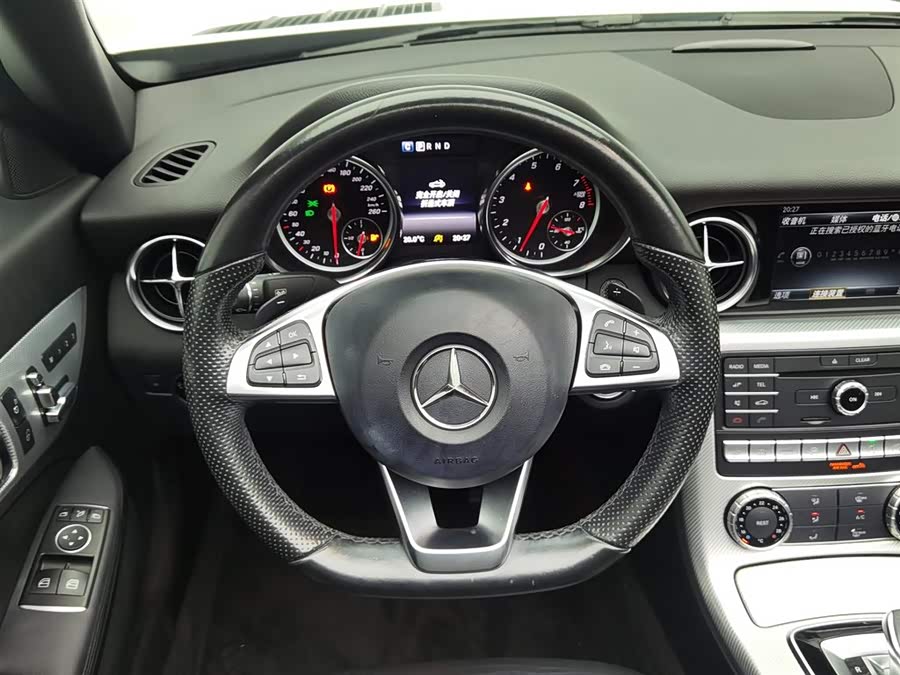 Mercedes-Benz SLC Class 2016 car image #12