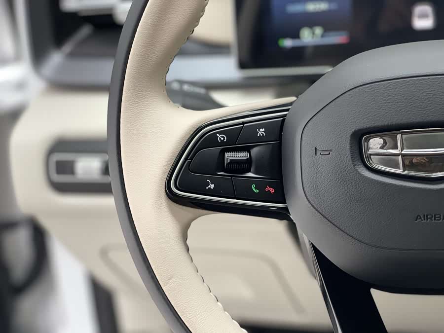 GEELY Monjaro MHEV 2023 car image #12