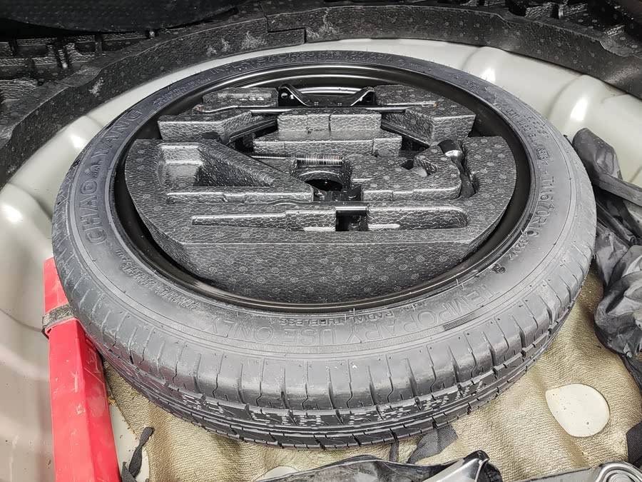Roewe i5 2018 car image #12