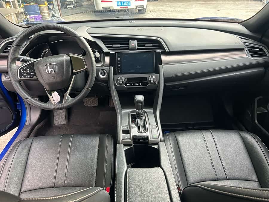 Honda Civic 2021 car image #12