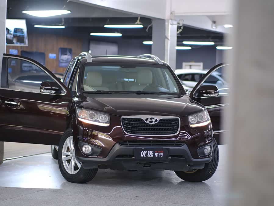 Hyundai Santa Fe Classic 2011 car image #12