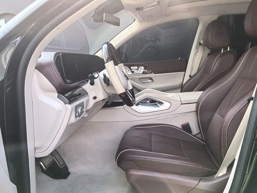 Mercedes-Benz Maybach GLS 2021 car image #12