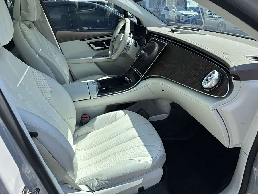 Mercedes-Benz EQE SUV 2023 #12 Mercedes-Benz EQE SUV 2023 car image #12